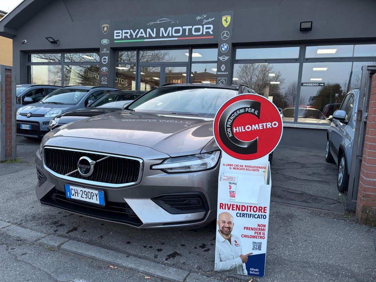 Volvo V60 B4 (d) Geartronic Momentum Business Pro