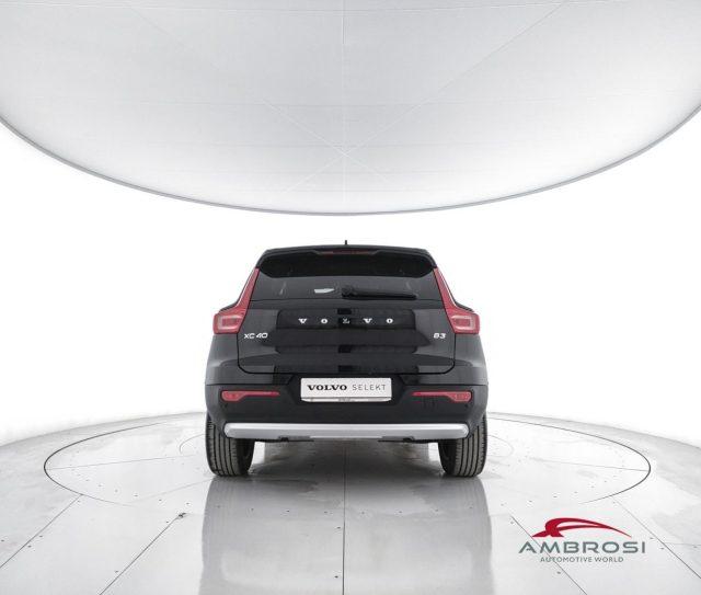 VOLVO XC40 2.0 b3 Core auto - AUTOCARRO N1
