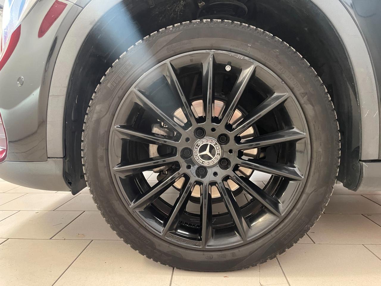 Mercedes-Benz GLA 200 d Night Edition Premium AMG c.auto-Ok Neopatentati-LEGGI SOTTO