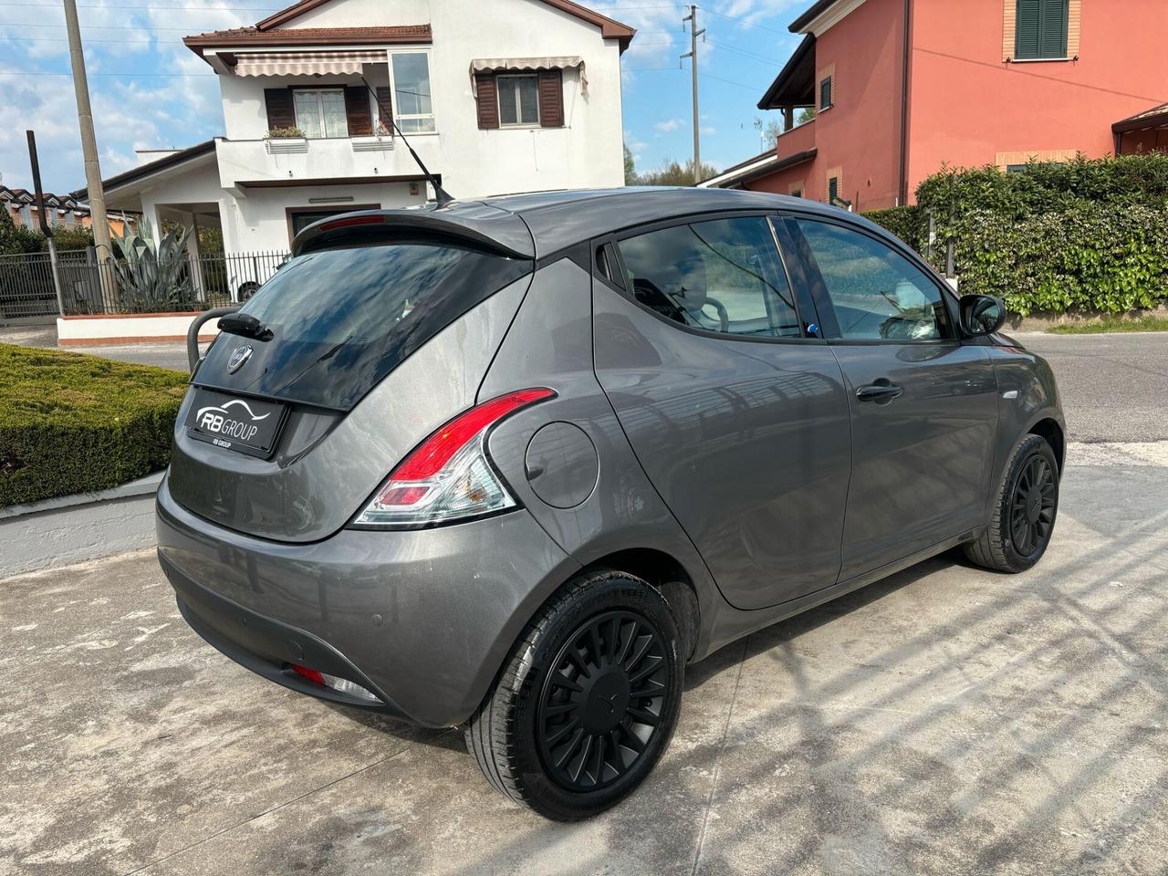 Lancia Ypsilon 1.2 69 CV 5 porte GPL Ecochic Gold