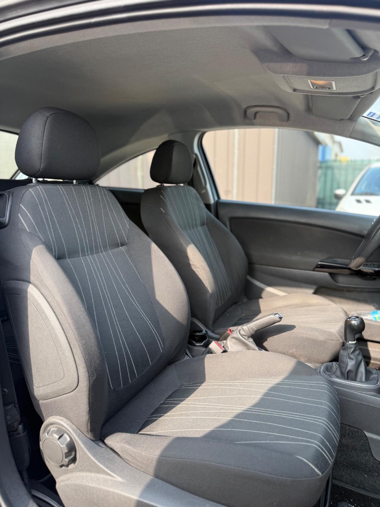 Opel Corsa 1.2 3 porte Sport