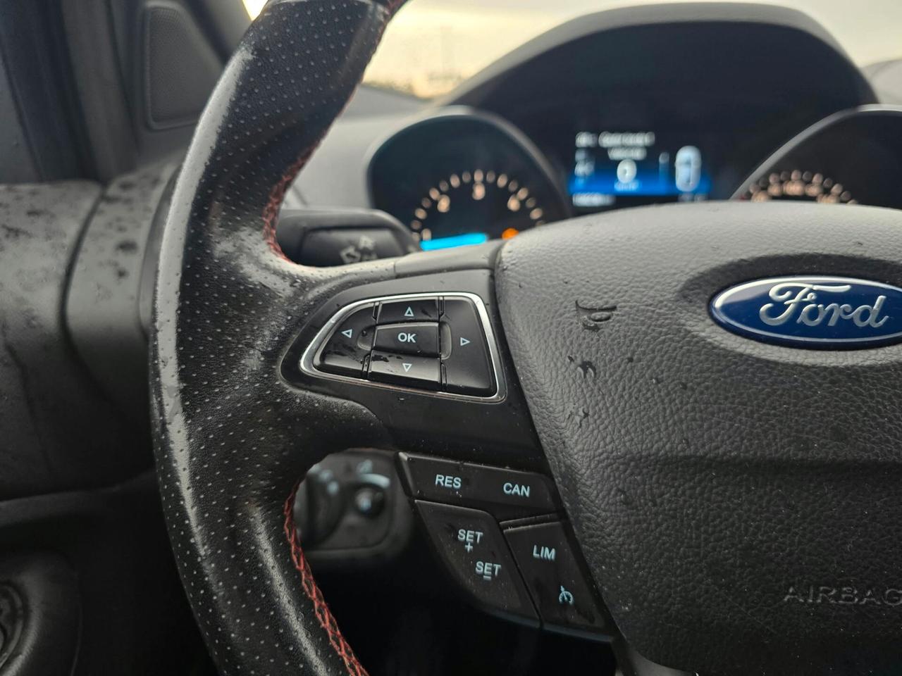 Ford Kuga 1.5 TDCI 120 CV S&S 2WD ST-Line