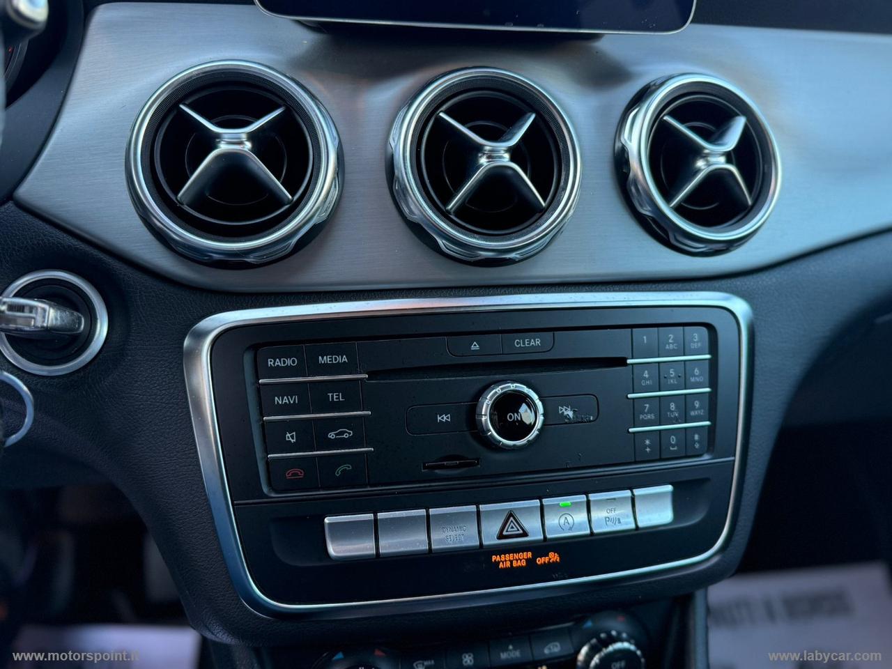 MERCEDES-BENZ GLA 200 d Automatic Premium