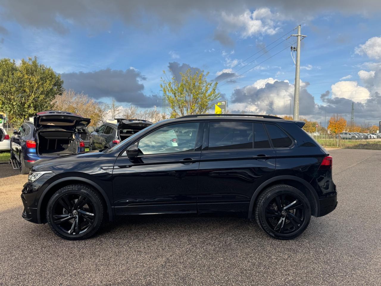 Volkswagen Tiguan 2.0 TDI 150 CV SRC DSG R-Line FULL SERVICE