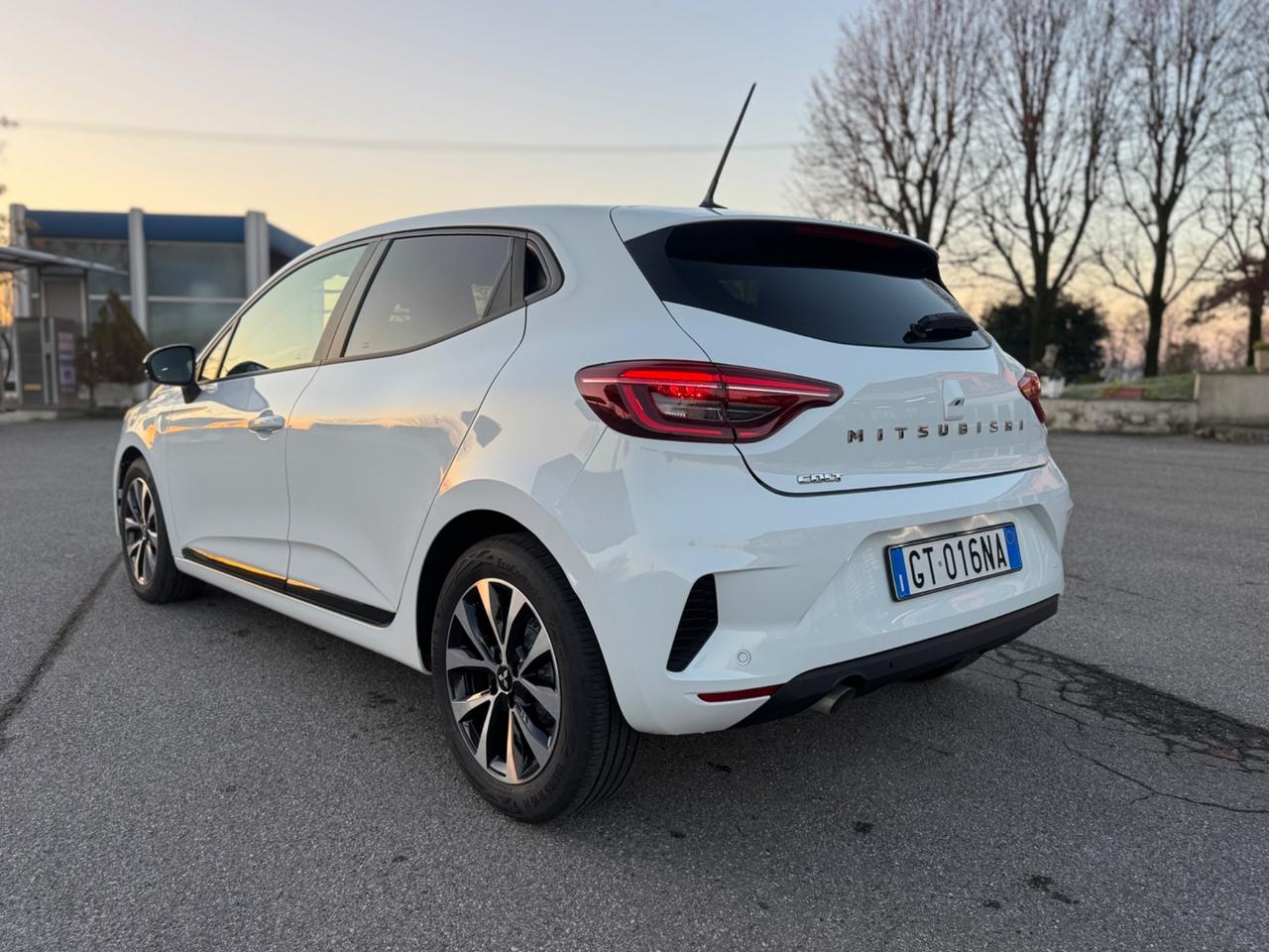 Mitsubishi Colt 1.0L turbo 90 CV Invite