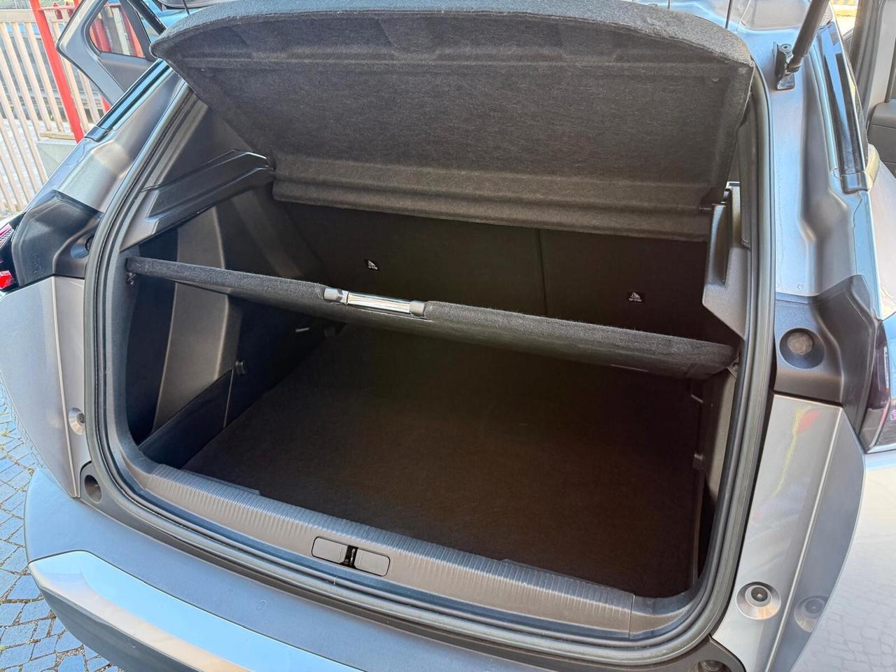 Peugeot 2008 1.5 HDi 110 2022 Allure Pack