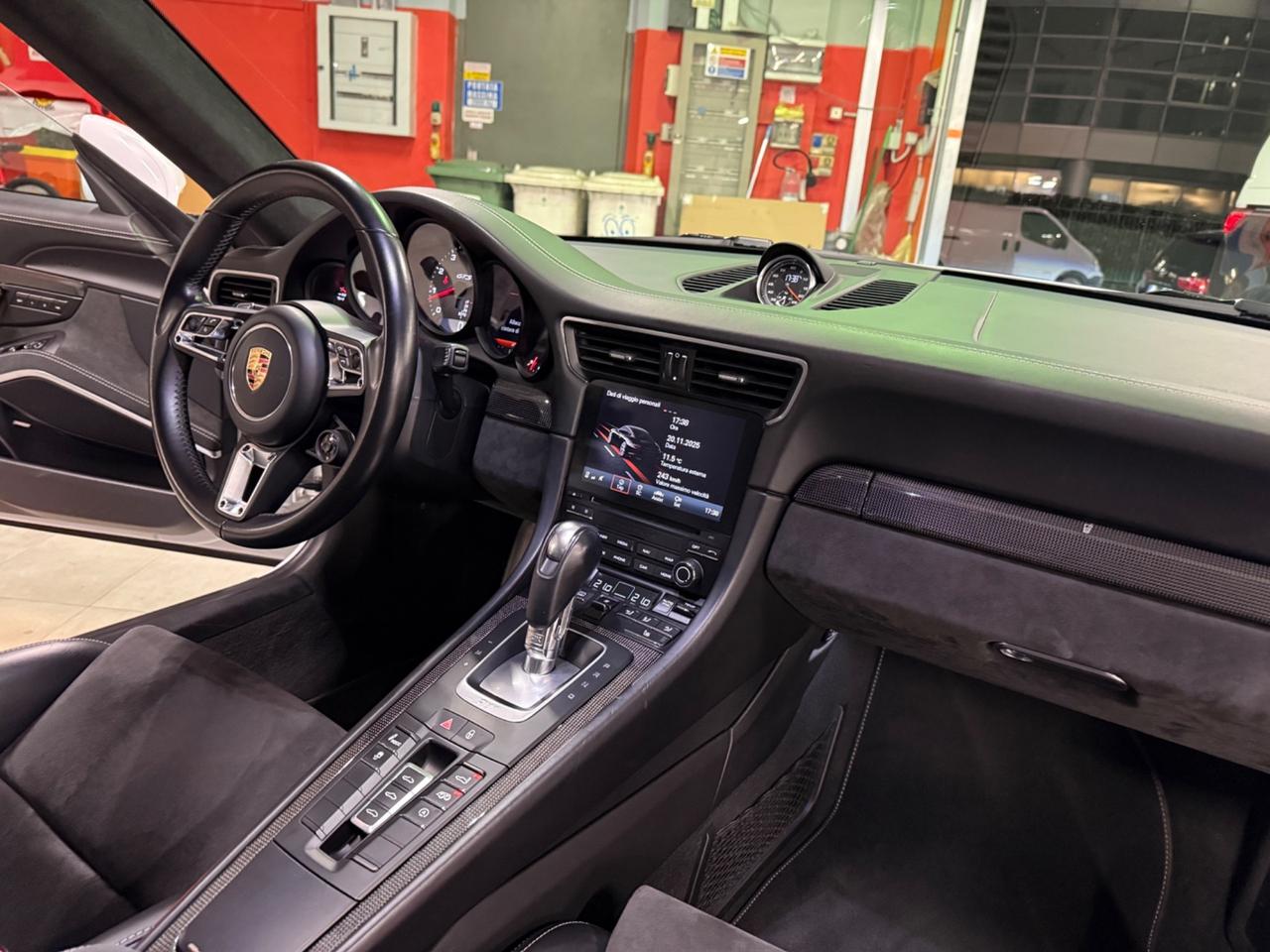 Porsche 911 3.0 Carrera GTS Coupé