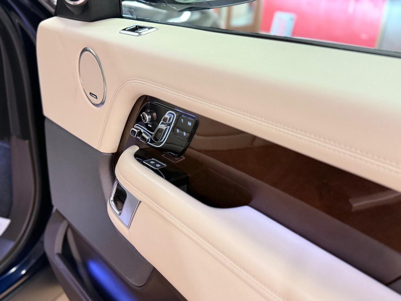 Land Rover Range Vogue Autobiography