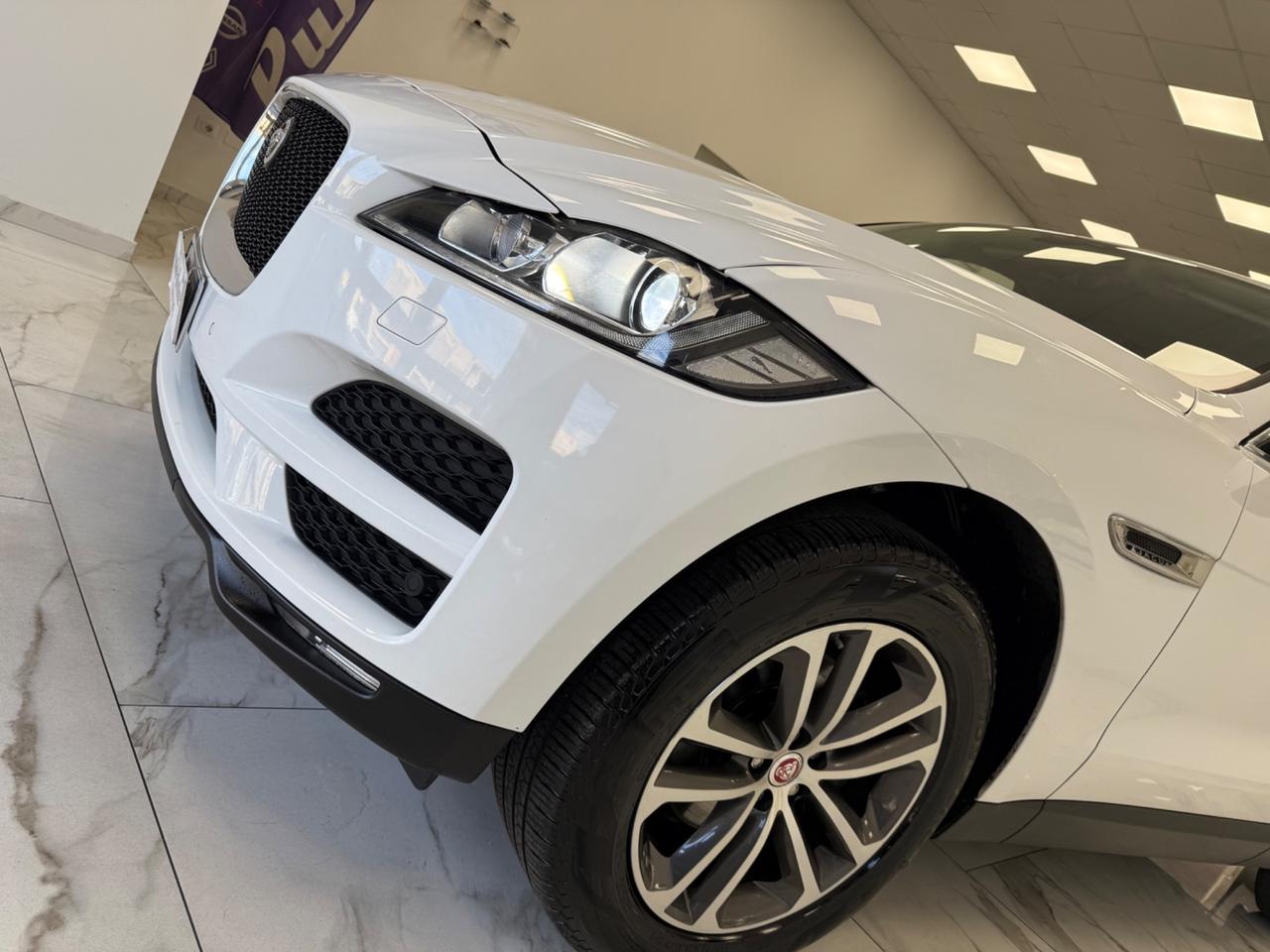 Jaguar F-Pace 2.0 D 180 CV AWD aut. Prestige