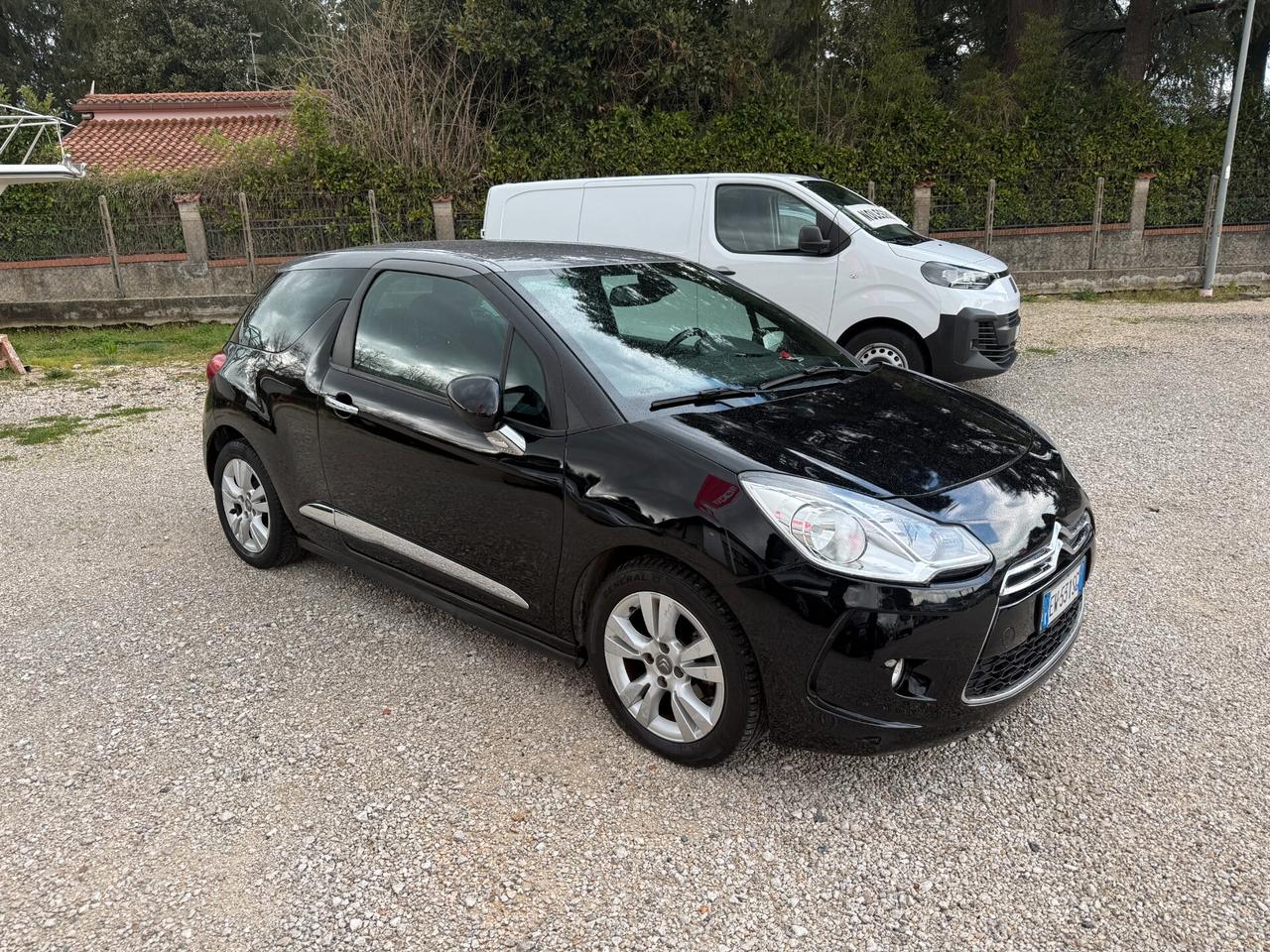 DS3 3 1.4 HDi 70 So Chic NEOPATENTATI