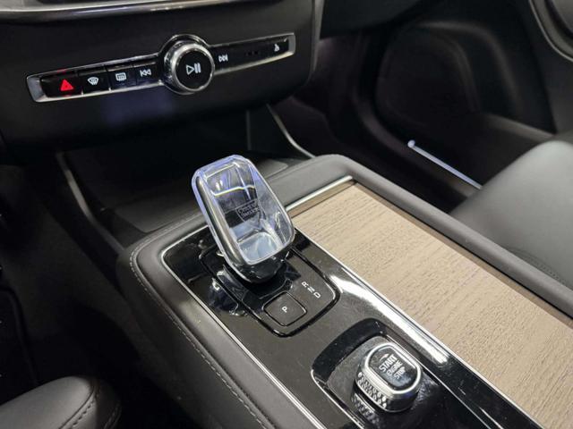 VOLVO XC90 T8 Plug-in hybrid AWD automatico 7 posti Plus Dark