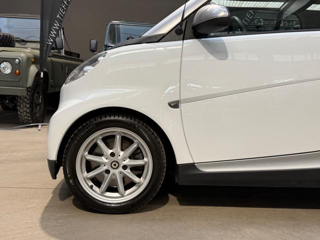 SMART ForTwo 1000 52 kW MHD coupé "bianca" lim