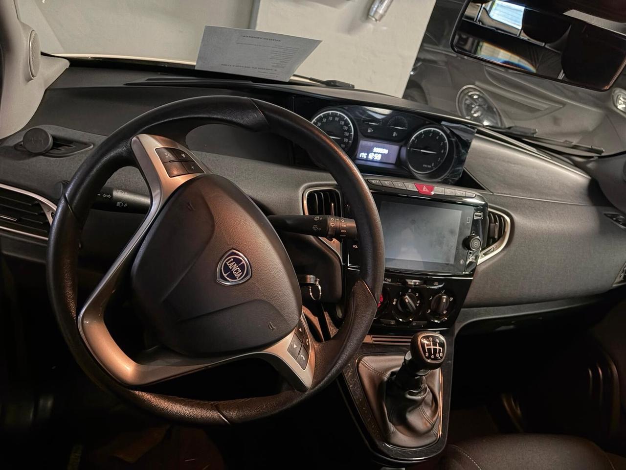 Lancia Ypsilon 1.0 FireFly 5 porte S&S Hybrid Ecochic A. Ferretti