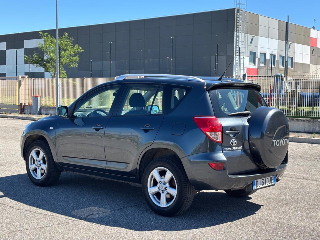 Toyota RAV4 2.0 Luxury, UNI PRO, GARANZIA