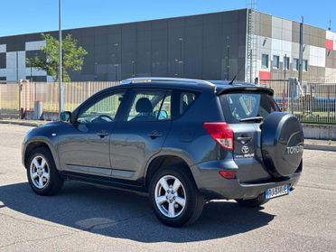 Toyota RAV4 2.0 Luxury, UNI PRO, GARANZIA