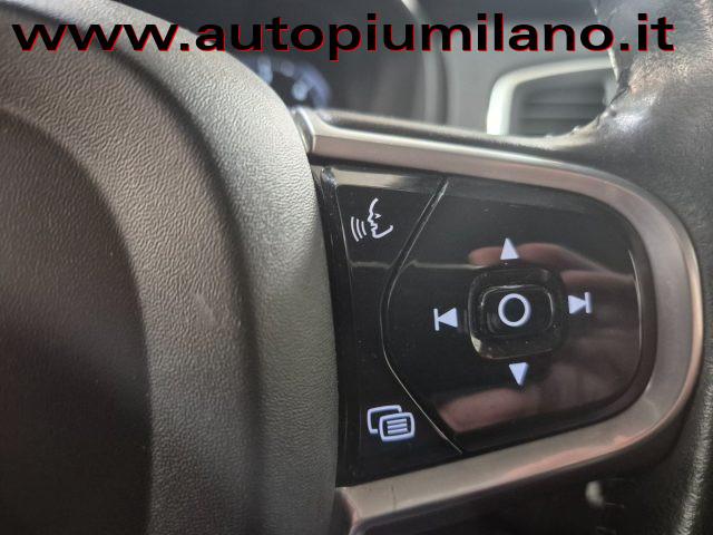 VOLVO XC90 B5 (d) AWD Geartronic Momentum