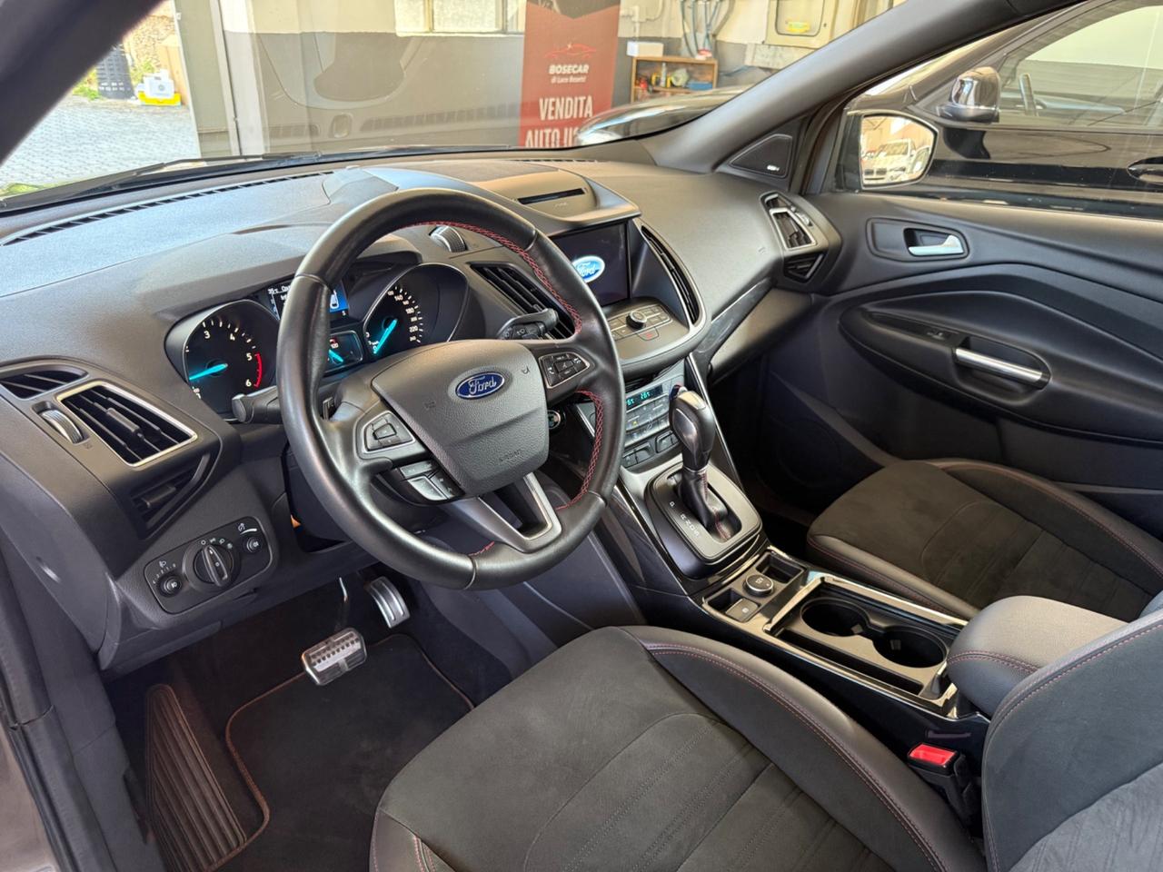 Ford Kuga 1.5 TDCI 120 CV S&S 2WD Powershift ST-Line