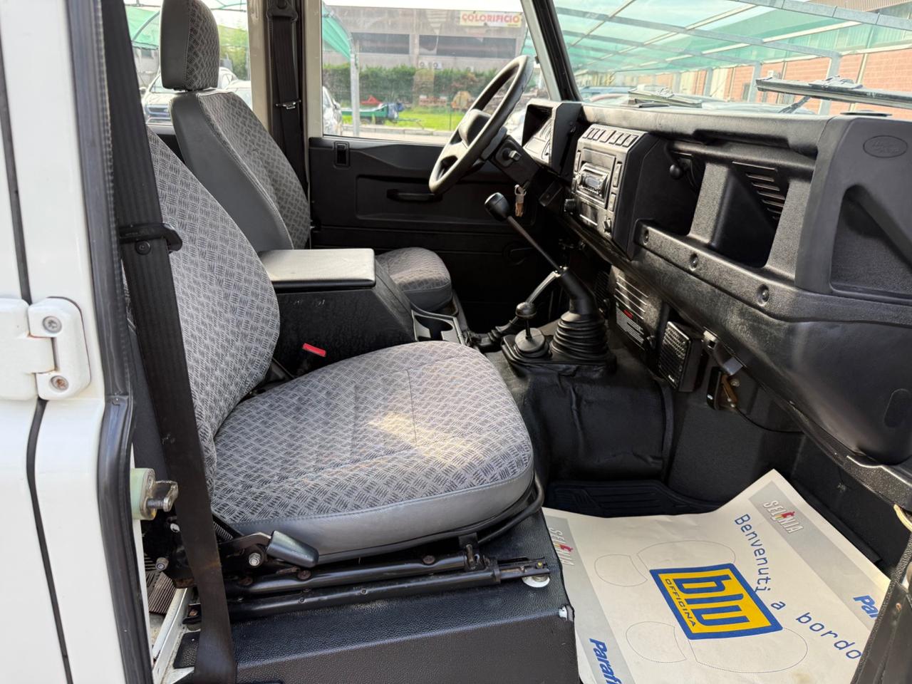 Land Rover Defender 110 2.5 Td5 9 POSTI SE