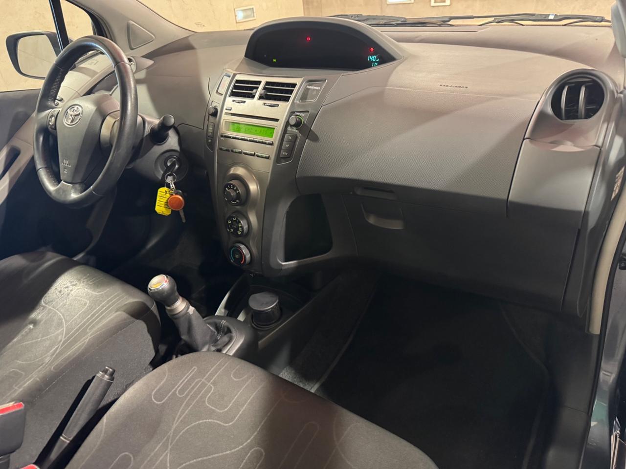 Toyota Yaris 1.0 5 porte NEOPATENTATI / TAGLIANDI TOYOTA
