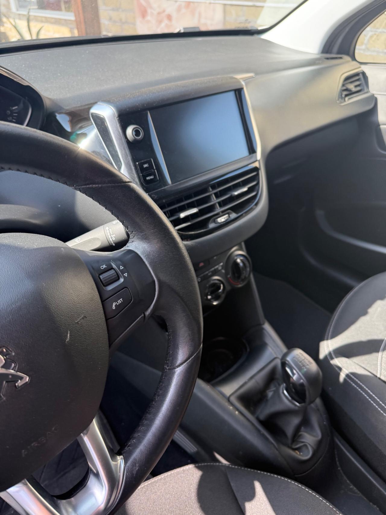 Peugeot 208 PureTech 82 5p. GPL Allure