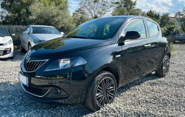 Lancia Ypsilon 1.0 FireFly 5 porte S&S Hybrid Ecochic Gold