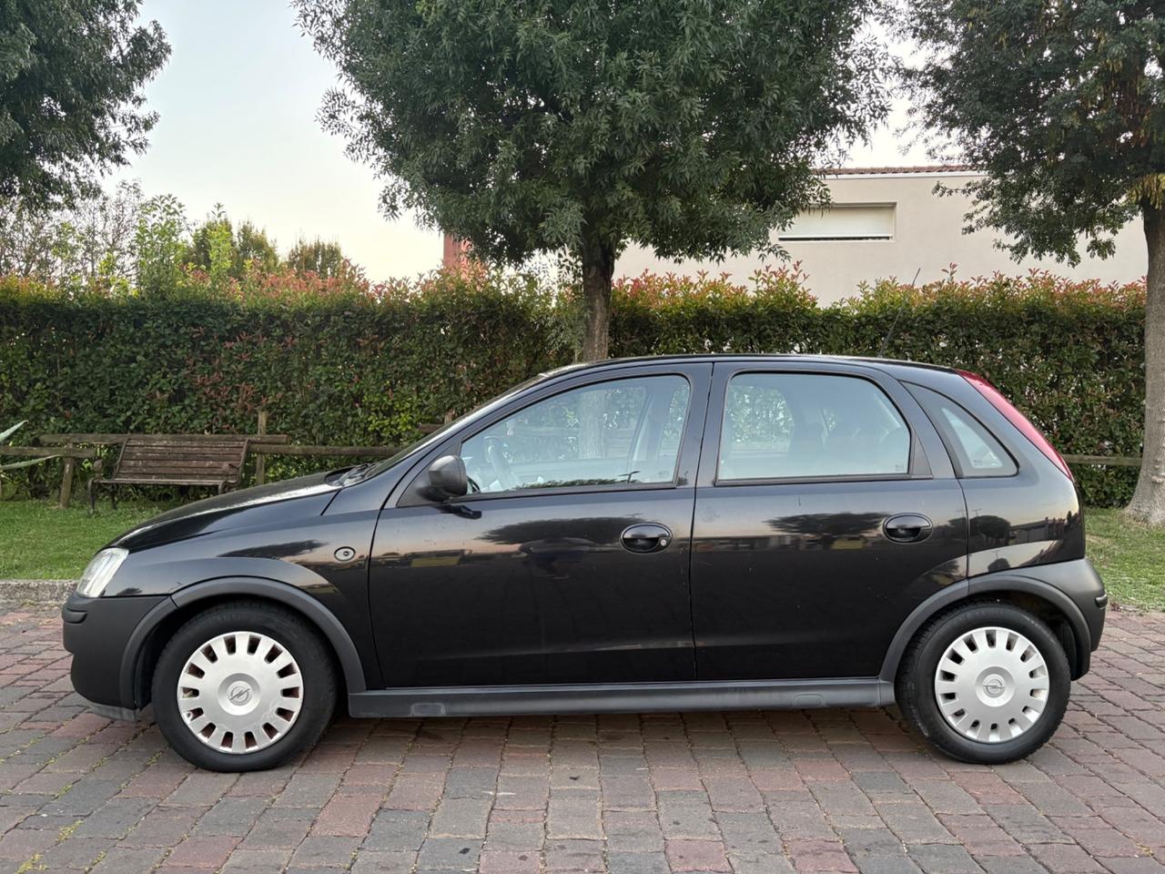 Opel Corsa 1.2i 16V cat 5 porte Cosmo