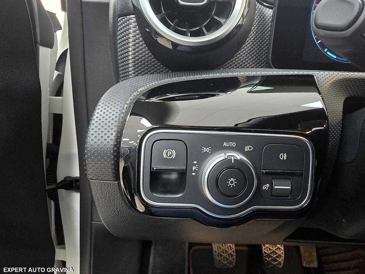 MERCEDES CLA180 SHOTING BRAKE TETTO APRIBILE