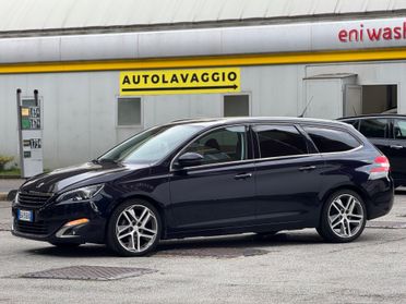 Noi ritiriamo la sua autovettura usata E.4 E.5