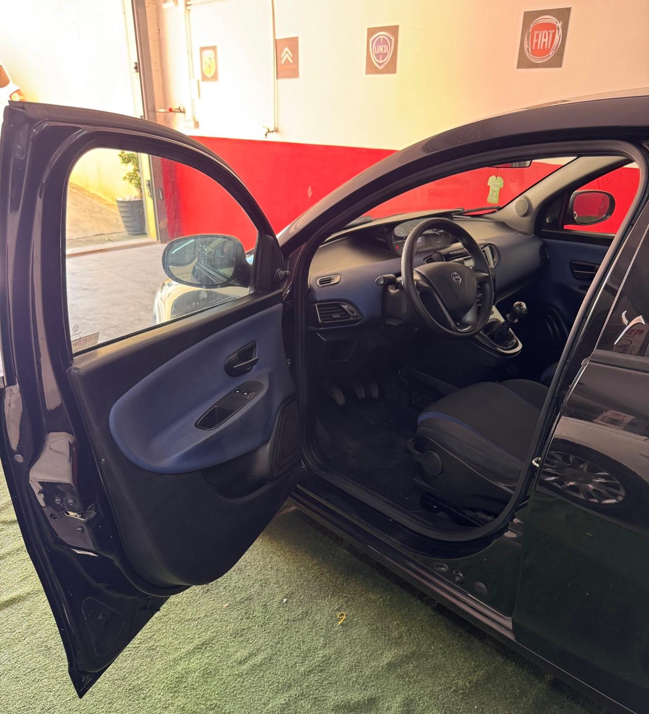 Lancia Ypsilon 1.2 69 CV 5 porte 130000 Chilometri