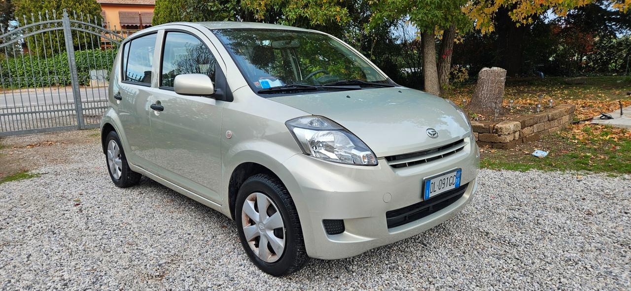 Daihatsu Sirion 1.0 Sho