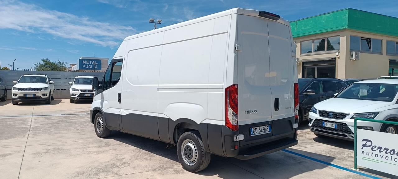 Iveco Daily 35s 12 2,3 m jet h2 cambio manuale km 153000