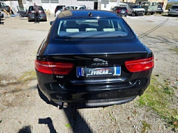 JAGUAR XE MOTORE ROTTO DA SOSTITUIRE