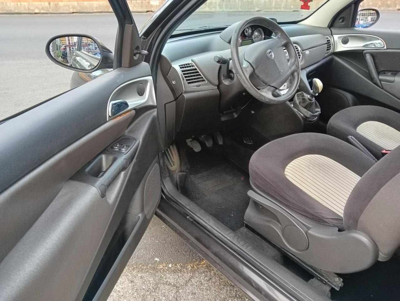 Lancia Ypsilon 1.2 Argento