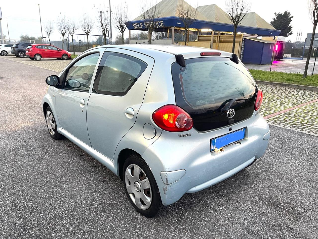 Toyota Aygo 1.0 12V VVT-i 5 porte Sol