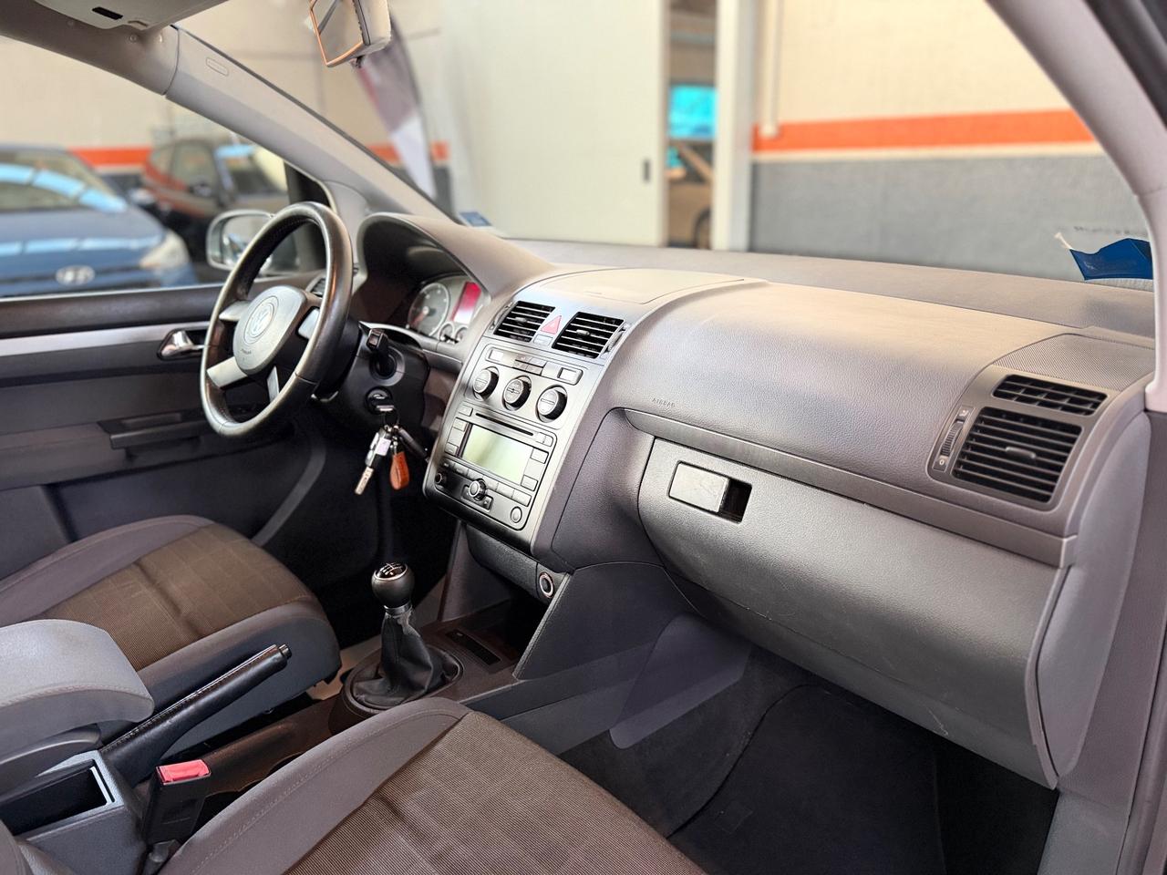 Volkswagen Touran 2.0 TDI DPF Highline AUTOCARRO