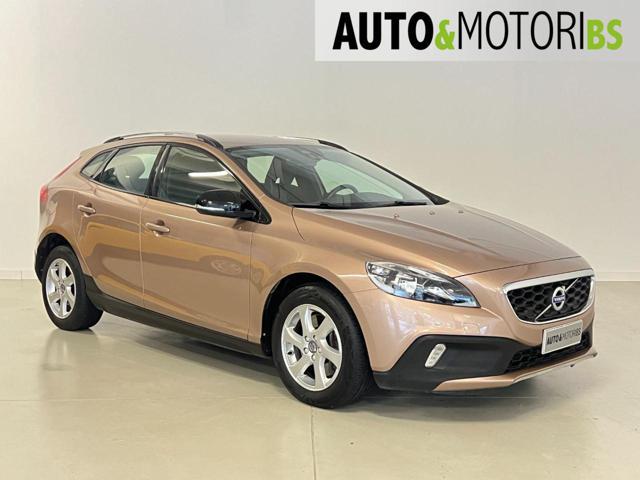 VOLVO V40 Cross Country D2 Momentum