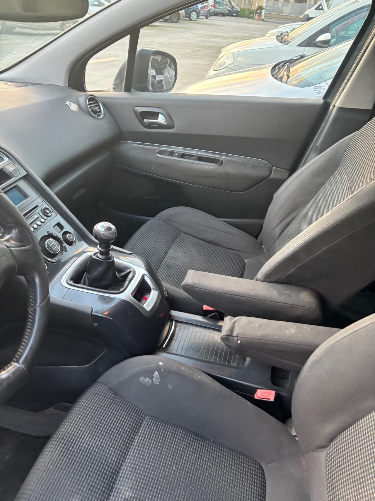 Peugeot 5008 1.6 HDi 112CV Access