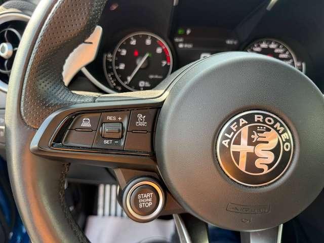 Alfa Romeo Giulia 2.0 t Veloce Q4 280cv auto FULL OPTIONAL/ TAGLIANDI UFFICIALI + 4 GOMME INVERNALI