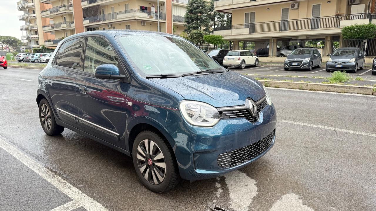 Renault Twingo SCe 65 CV Signature LED NAVI PELLE CAR PLAY KAMERA CERCHI 16 PDC CLIMA AUTOMATICO