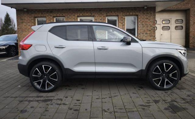 VOLVO XC40 B4 AWD automatico Ultimate Dark