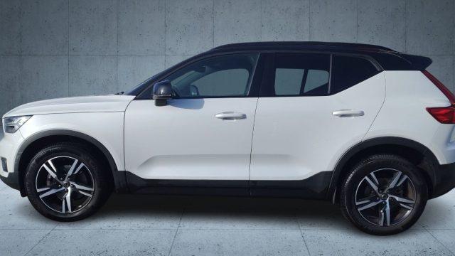 VOLVO XC40 T4 Geartronic Momentum Aut. + Tetto