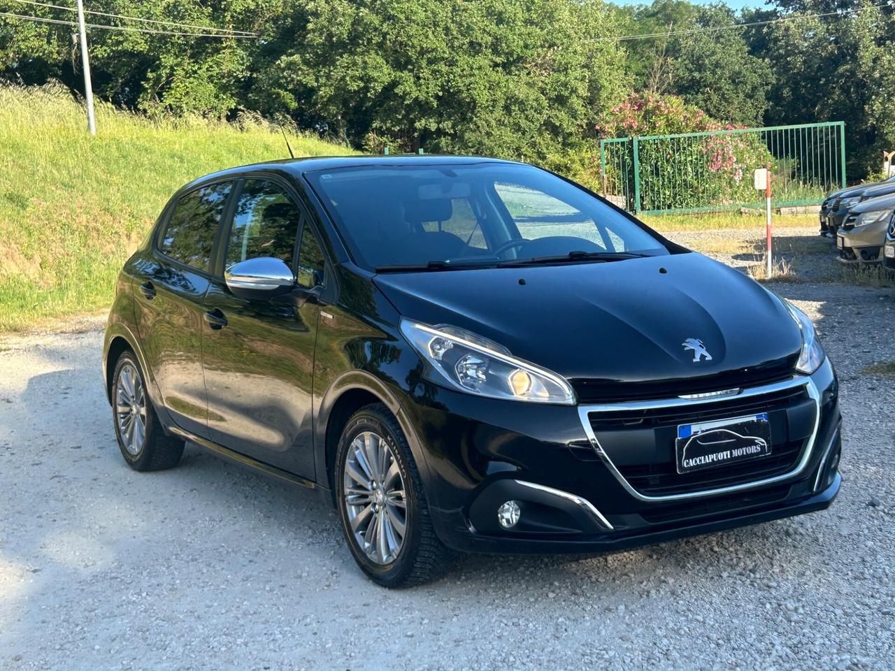Peugeot 208 PureTech 82 5 porte Allure neopatentati permute