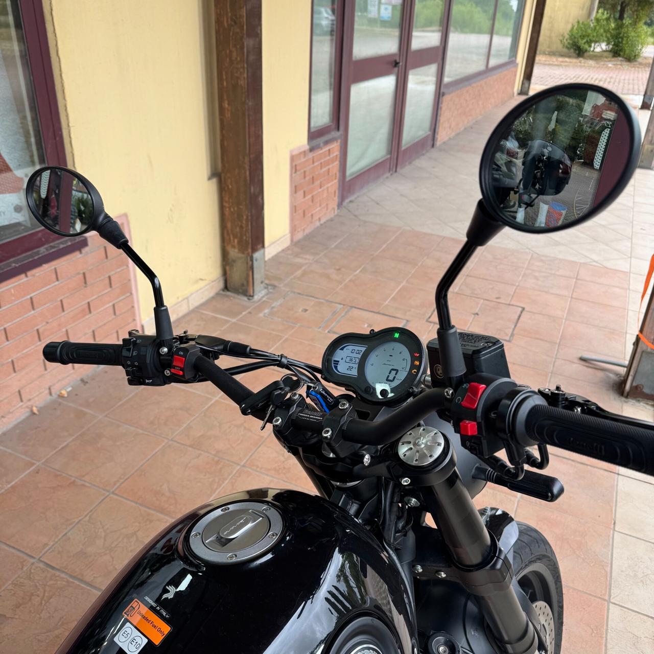 Benelli Leoncino 500
