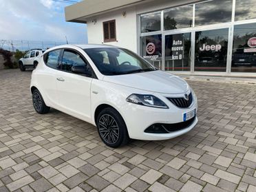 Lancia Ypsilon 1.0 FireFly 5 porte S&S Hybrid Ecochic Gold