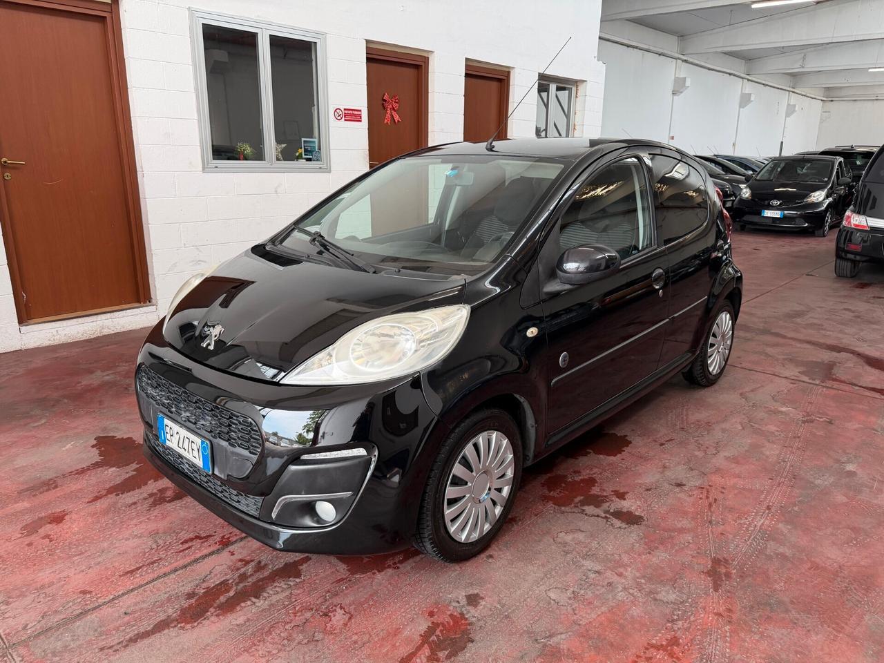 Peugeot 107 1.0 68CV 5p. Superga neopat