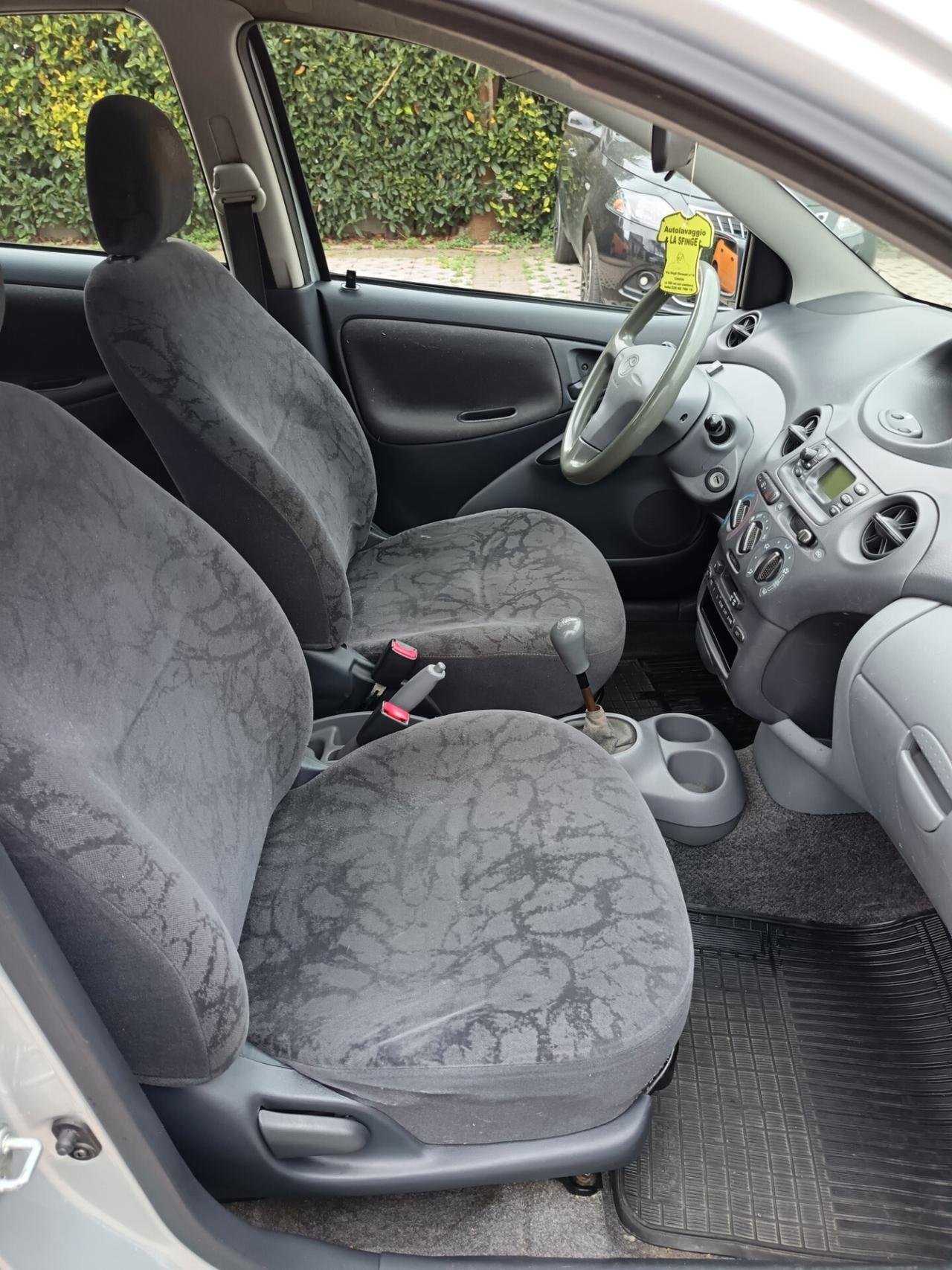 Toyota Yaris 1.0i 16V cat 5 porte IMPIANTO GPL. NUOVO.