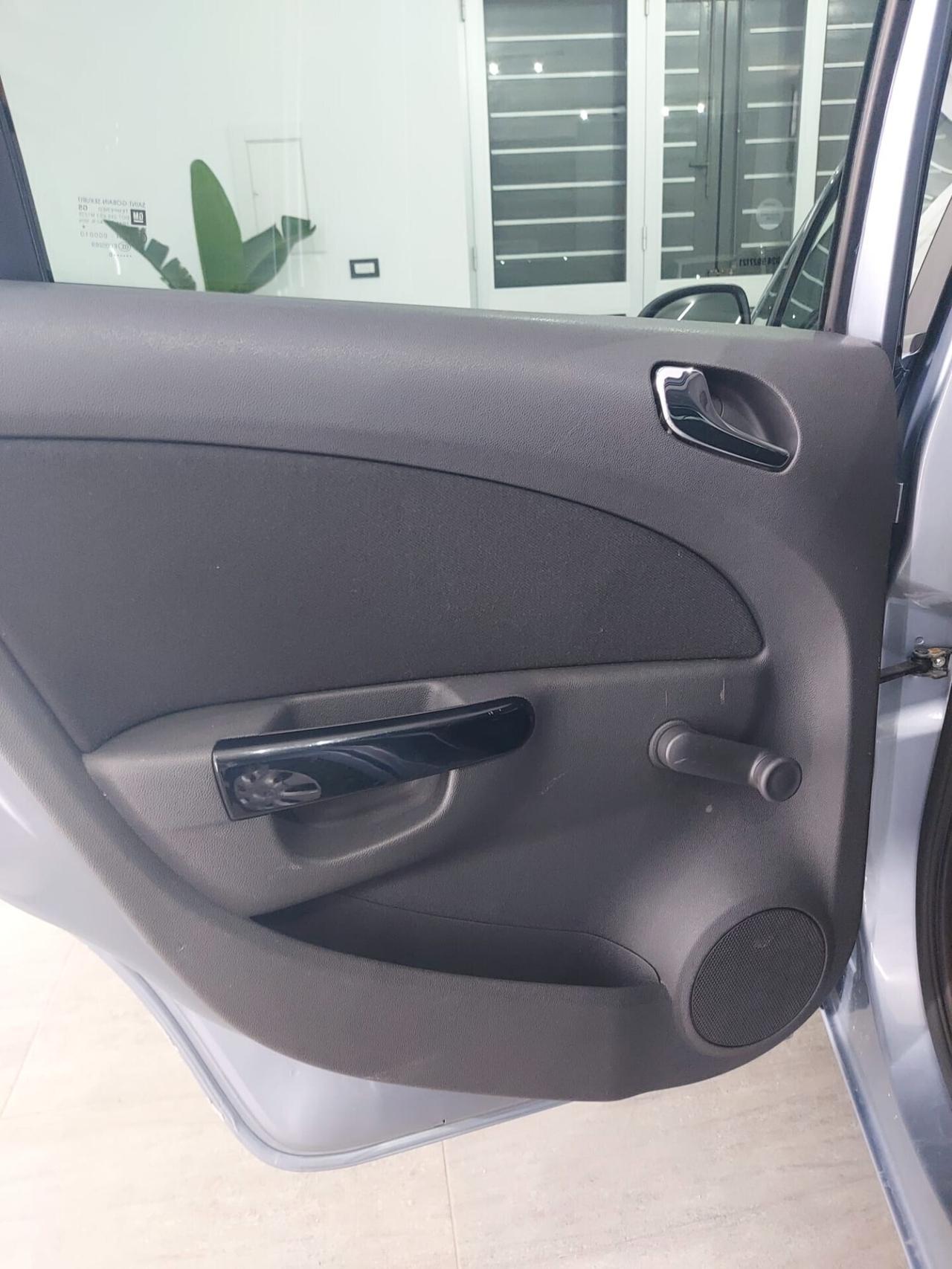 Opel Corsa 1.2 5 porte Easytronic 111 2010