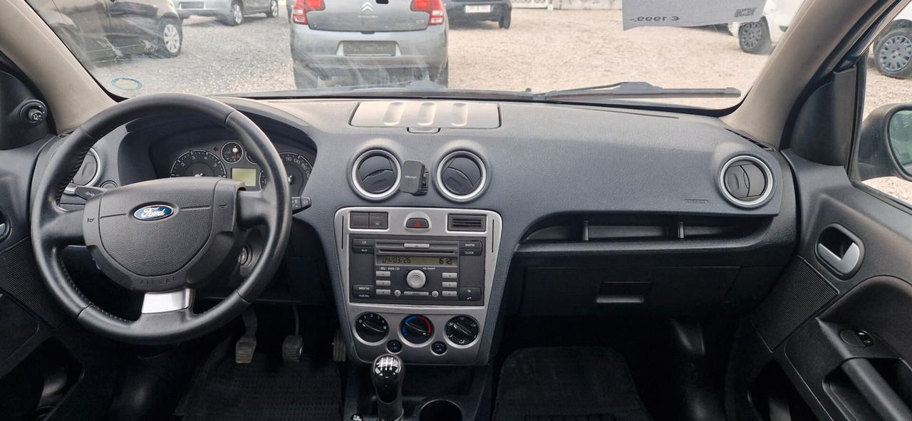 Ford Fusion 1.4 16V 5p. Titanium