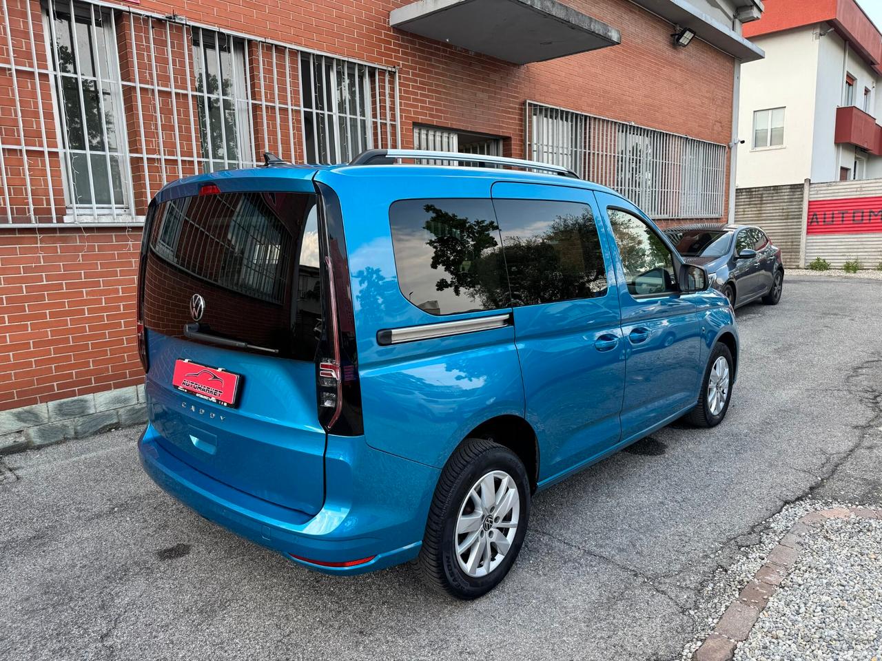 Volkswagen Caddy 2.0 TDI 122 CV Life n1 5 posti