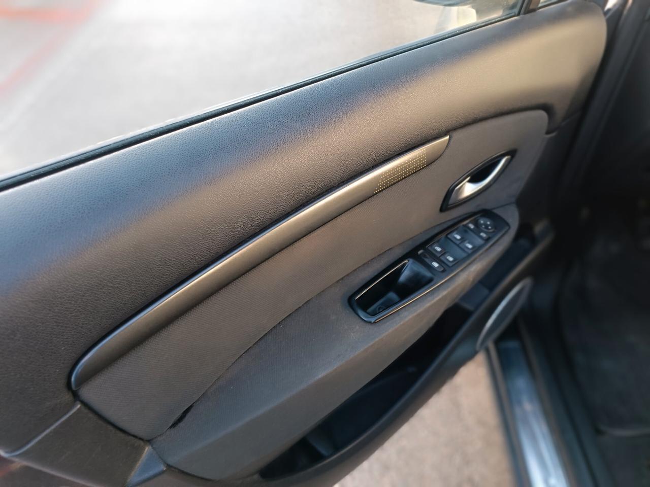 Renault Scenic GranScénic X-Mod 1.5 dCi 105CV Confort 7 posti